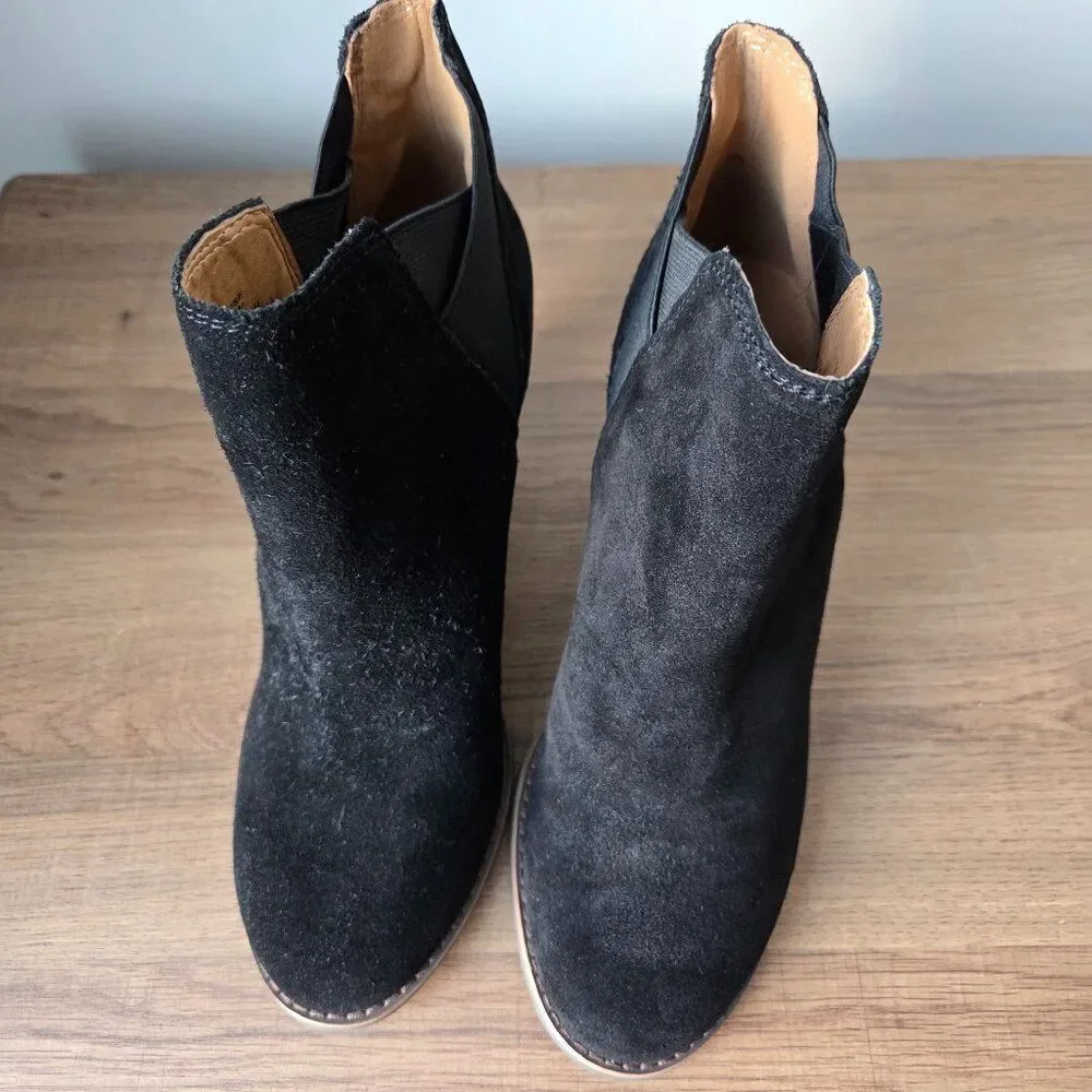 NWOB LUCKY BRAND YOUSE BLACK LEATHER UPPER STACKED WEDGE HEELS BOOTIES SIZE 8M